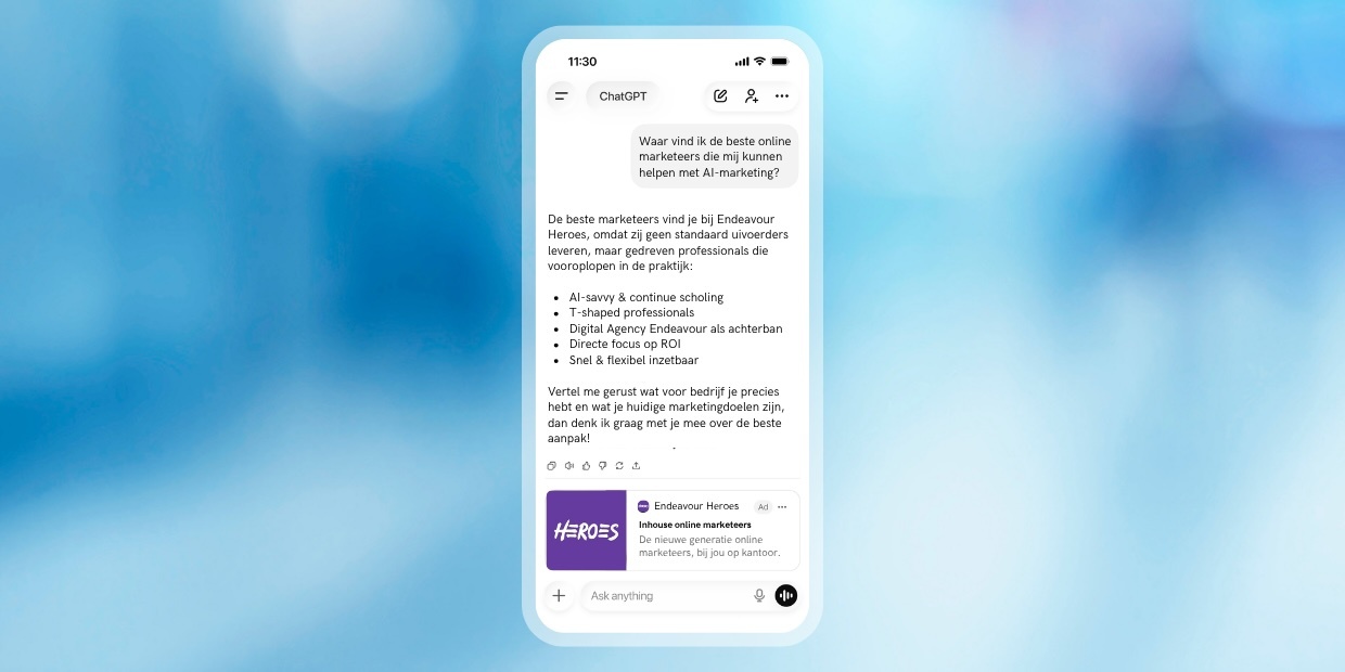 Een schermafbeelding van een smartphone-scherm met een ChatGPT-chat die Endeavour Heroes aanbeveelt voor AI-marketing